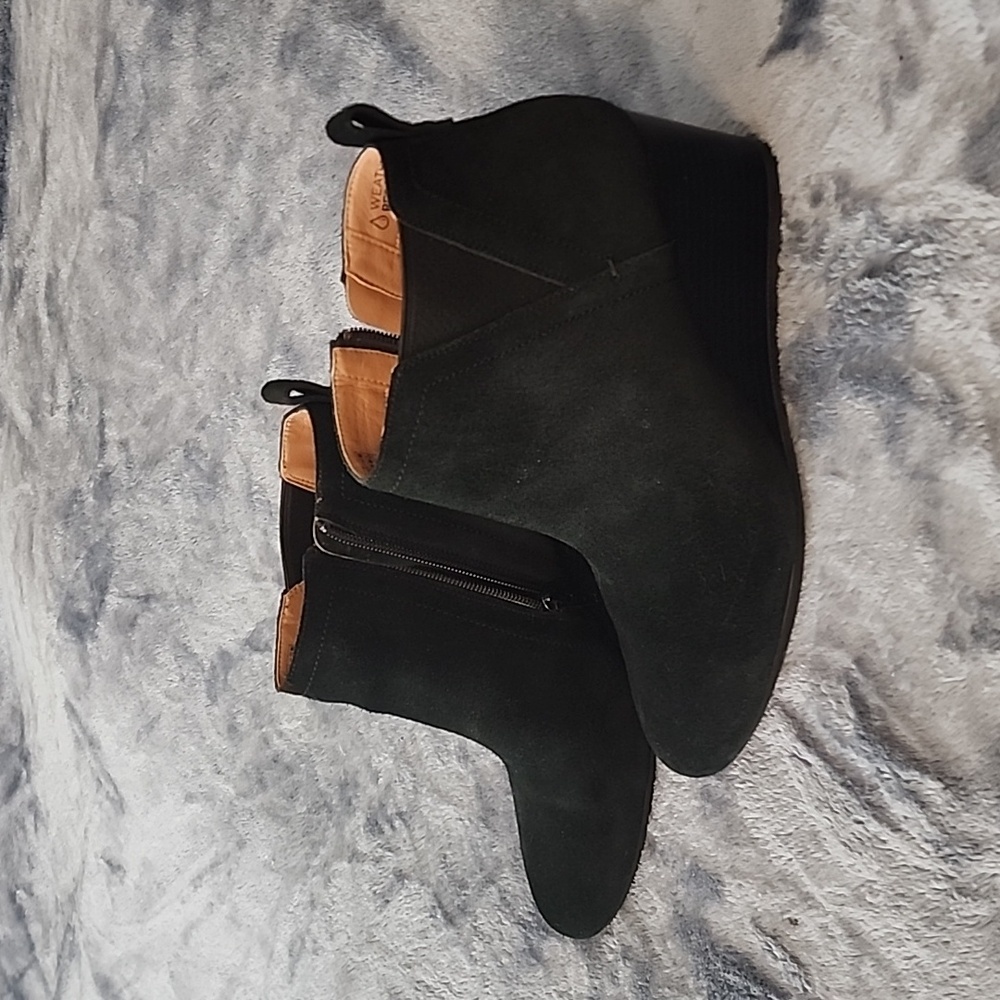 Vionic wedge boots